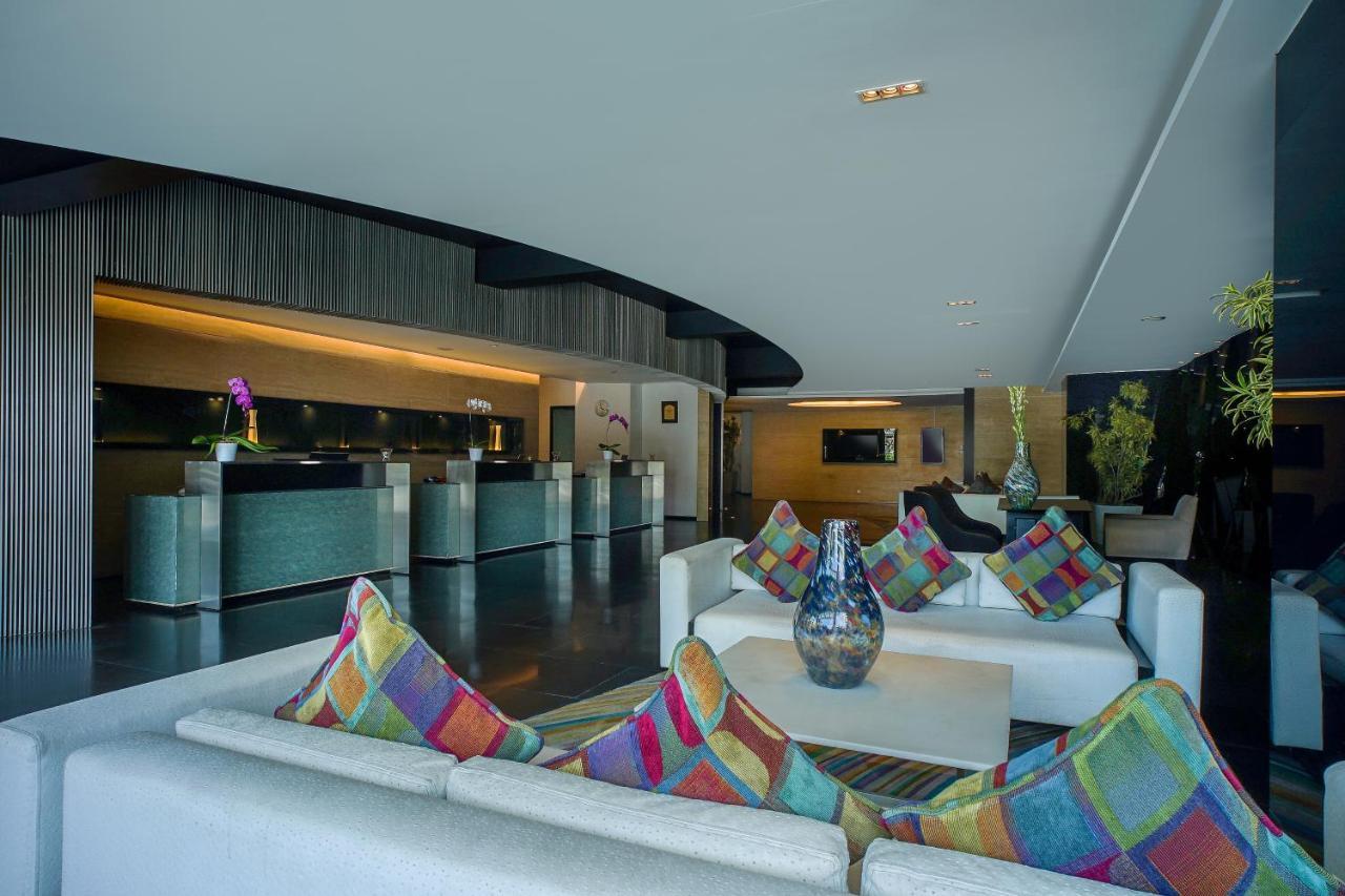 Artotel Ts Suites Surabaya Exterior photo